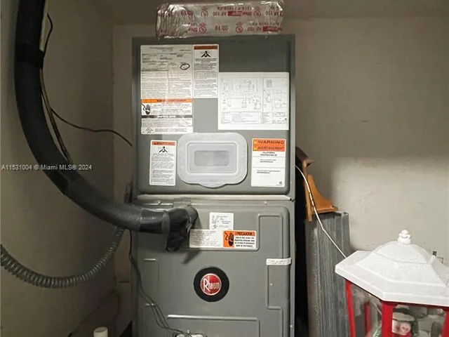 1301 NE 7th St # 112, Hallandale Beach FL 33009