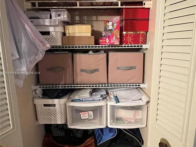 1301 NE 7th St # 112, Hallandale Beach FL 33009