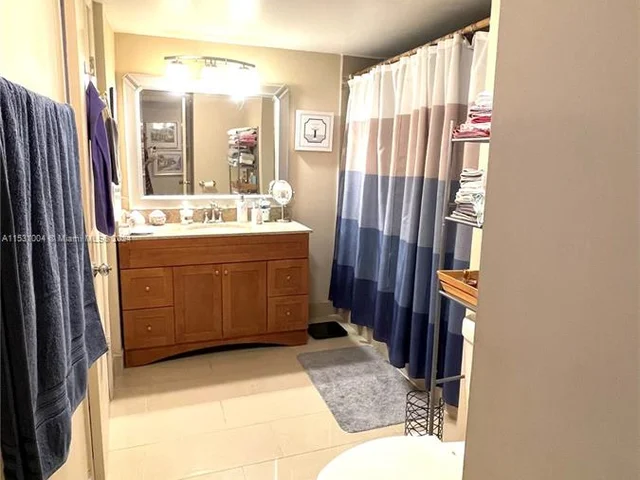 1301 NE 7th St # 112, Hallandale Beach FL 33009