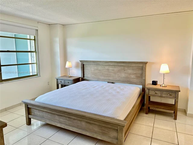 155 SE Ocean Lane Dr # 1006, Key Biscayne FL 33149