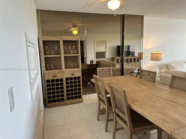 155 SE Ocean Lane Dr # 1006, Key Biscayne FL 33149