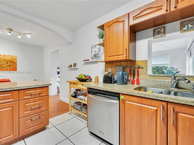 7545 SW 30th St, Miami FL 33155