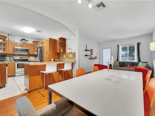 7545 SW 30th St, Miami FL 33155