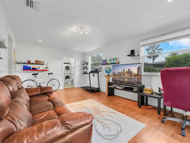 7545 SW 30th St, Miami FL 33155