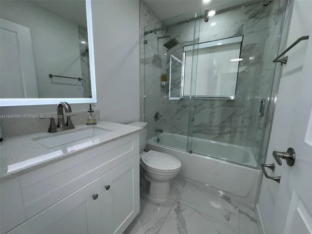 2490 NW 44th St # 2490, Miami FL 33142