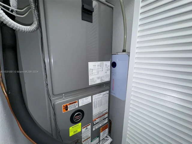 2490 NW 44th St # 2490, Miami FL 33142