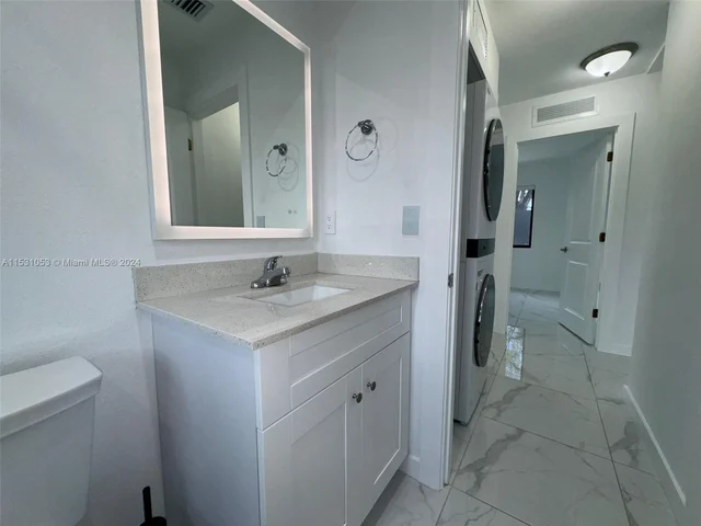 2490 NW 44th St # 2492, Miami FL 33142