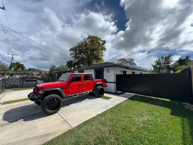 2490 NW 44th St # 2492, Miami FL 33142