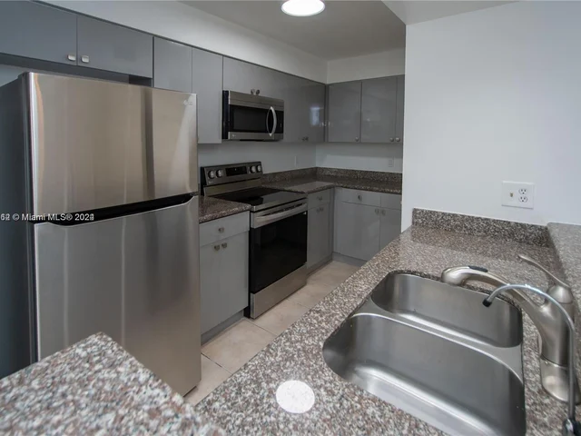 8005 NW 15th Mnr # 1, Plantation FL 33322