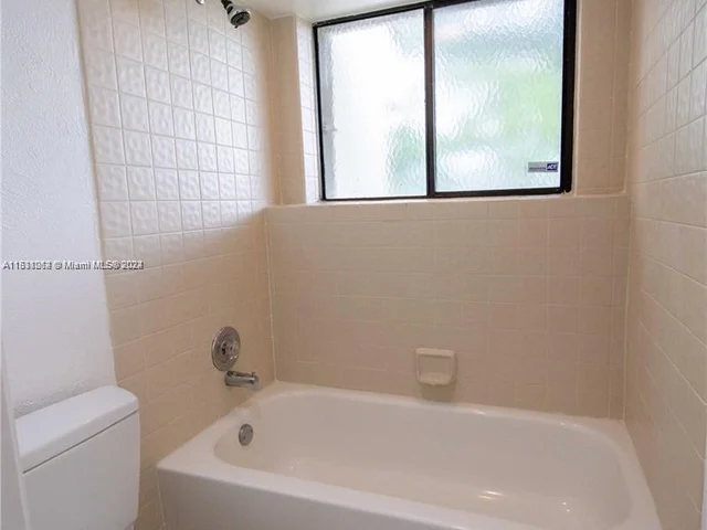 8005 NW 15th Mnr # 1, Plantation FL 33322