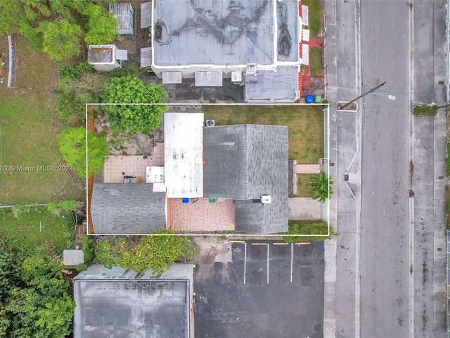 1621 NW 33rd St, Miami FL 33142