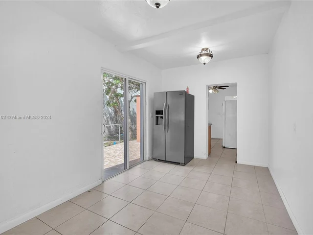 1621 NW 33rd St, Miami FL 33142