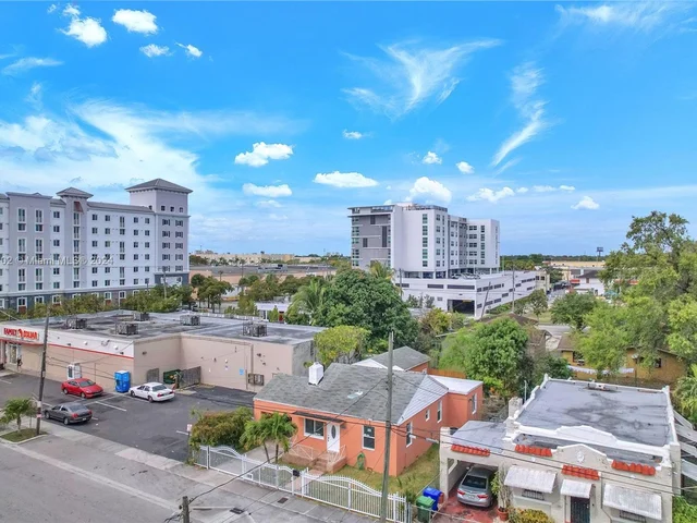 1621 NW 33rd St, Miami FL 33142