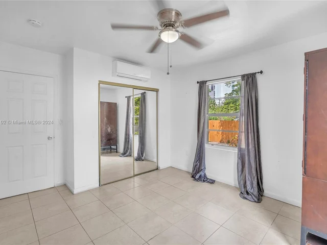 1621 NW 33rd St, Miami FL 33142