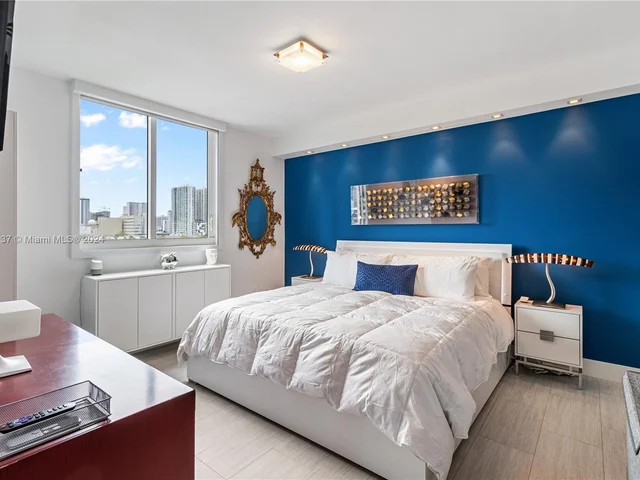 275 NE 18th St # 707, Miami FL 33132