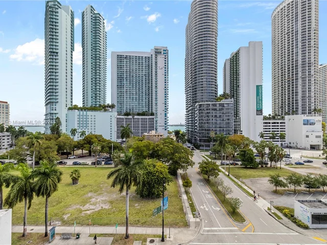 275 NE 18th St # 707, Miami FL 33132