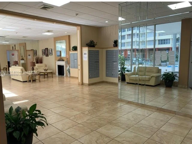 1801 S Ocean Dr # 9, Hallandale Beach FL 33009