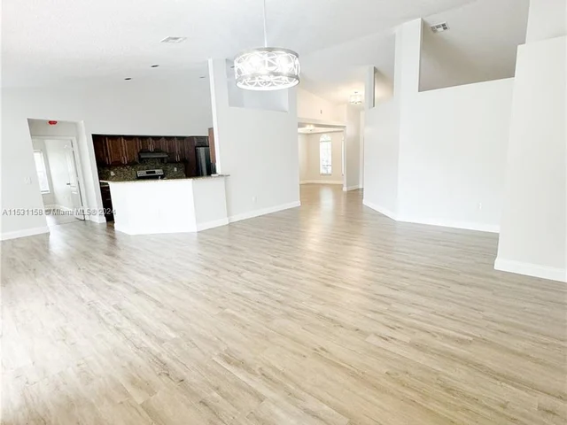 1574 NW 103rd Ter, Coral Springs FL 33071