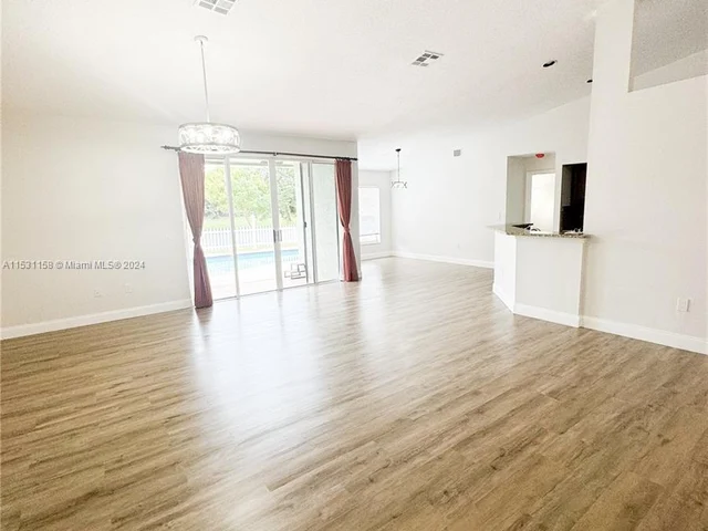 1574 NW 103rd Ter, Coral Springs FL 33071