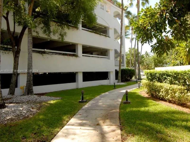3598 Yacht Club Dr # 4, Aventura FL 33180