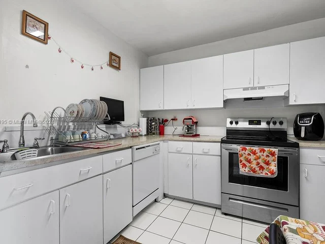 820 SW 105th Ave # 607, Miami FL 33174