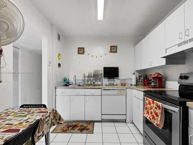 820 SW 105th Ave # 607, Miami FL 33174