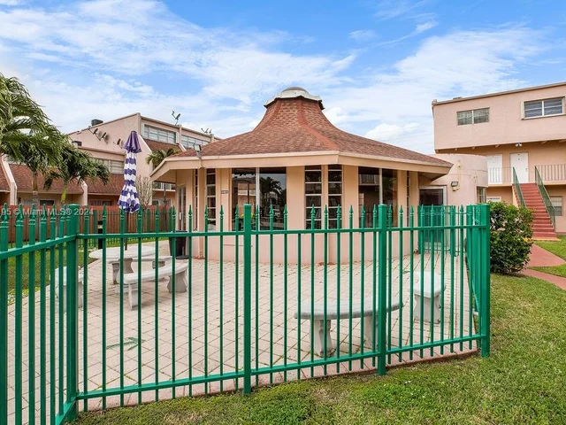 820 SW 105th Ave # 607, Miami FL 33174