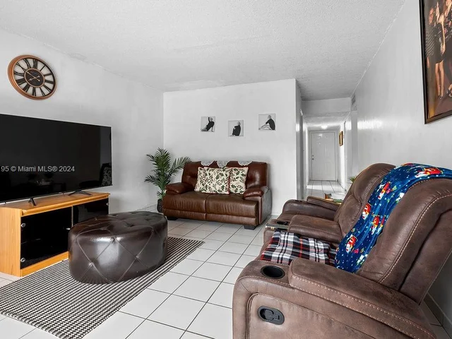 820 SW 105th Ave # 607, Miami FL 33174