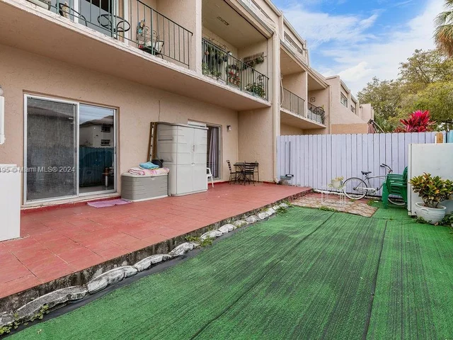 820 SW 105th Ave # 607, Miami FL 33174