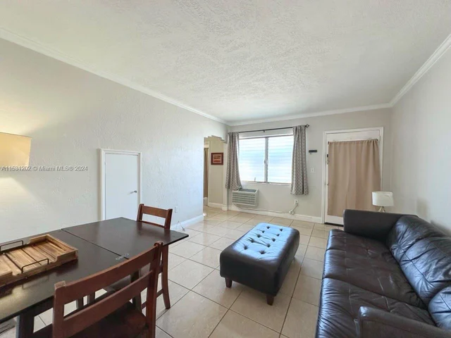 7435 Harding Ave # 204, Miami Beach FL 33141