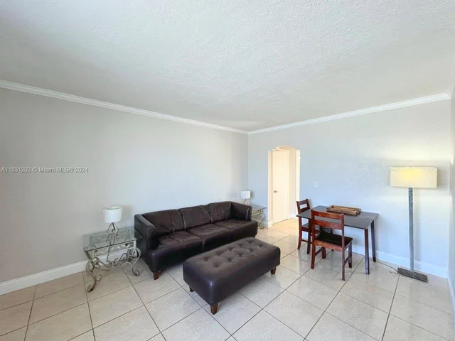 7435 Harding Ave # 204, Miami Beach FL 33141