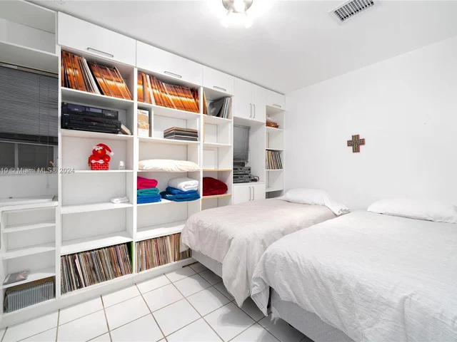 301 W Rivo Alto Dr # 0, Miami Beach FL 33139