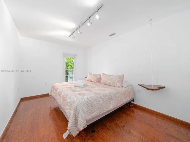 301 W Rivo Alto Dr # 0, Miami Beach FL 33139