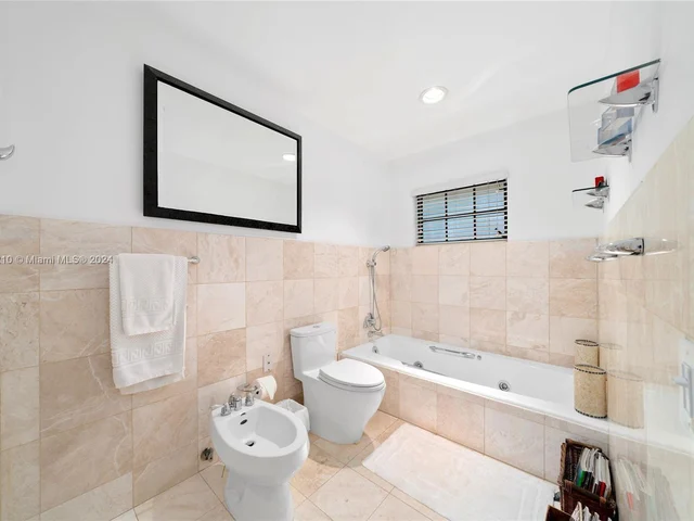 301 W Rivo Alto Dr # 0, Miami Beach FL 33139