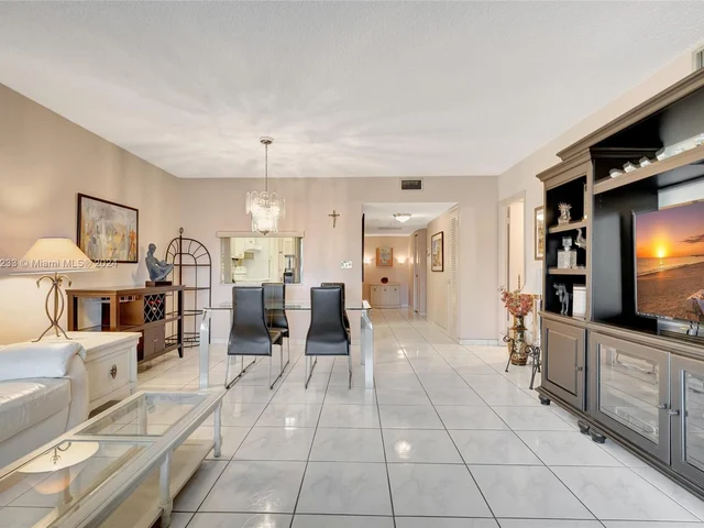 2800 N Palm Aire Dr # 310, Pompano Beach FL 33069