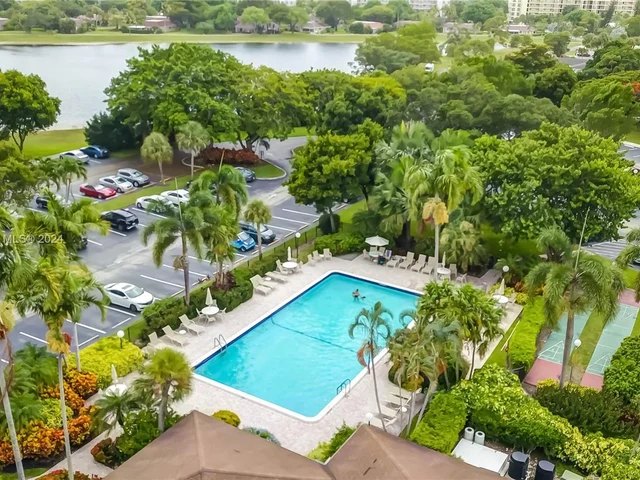 2800 N Palm Aire Dr # 310, Pompano Beach FL 33069