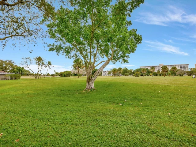 2800 N Palm Aire Dr # 310, Pompano Beach FL 33069