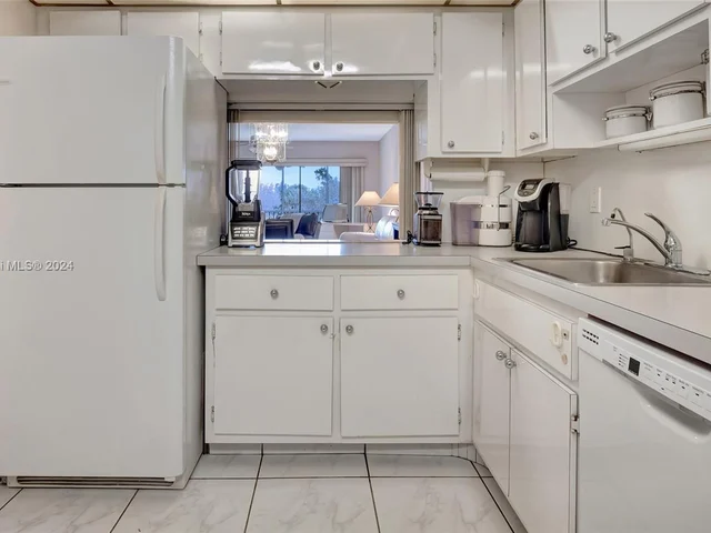 2800 N Palm Aire Dr # 310, Pompano Beach FL 33069