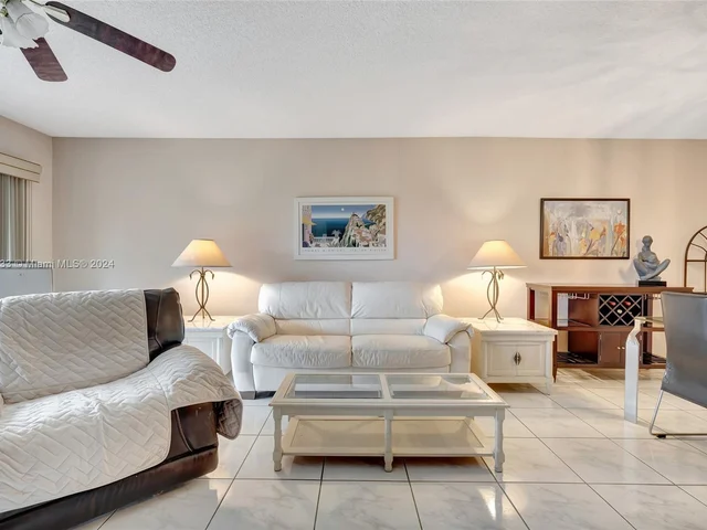 2800 N Palm Aire Dr # 310, Pompano Beach FL 33069