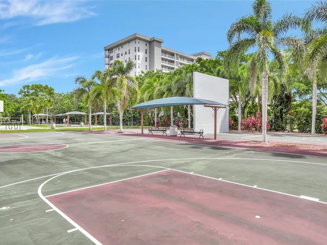 2800 N Palm Aire Dr # 310, Pompano Beach FL 33069