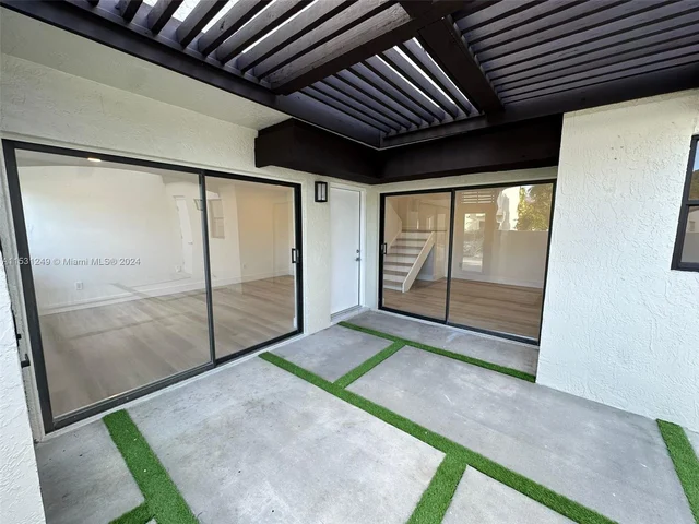 9734 NW 5th Ter # 9734, Miami FL 33172