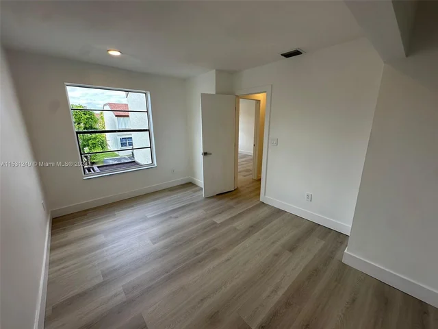 9734 NW 5th Ter # 9734, Miami FL 33172