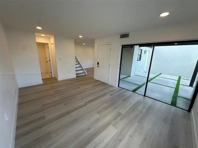 9734 NW 5th Ter # 9734, Miami FL 33172