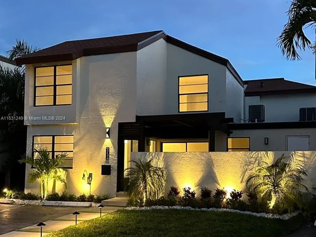 9734 NW 5th Ter # 9734, Miami FL 33172