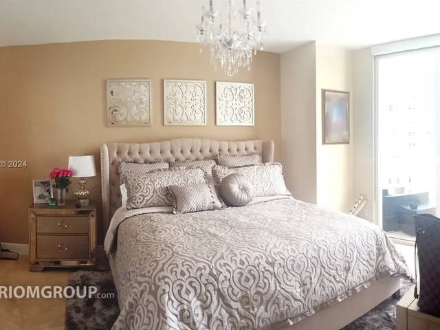 901 Brickell Key Blvd # 2001, Miami FL 33131