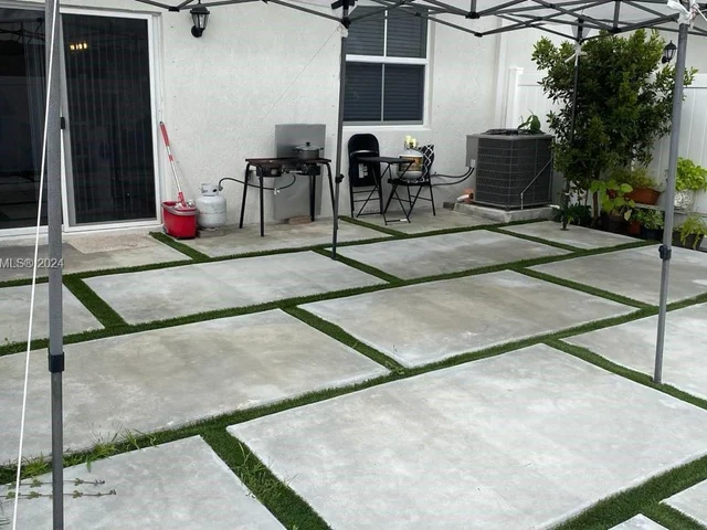 838 SE 17th St, Homestead FL 33034