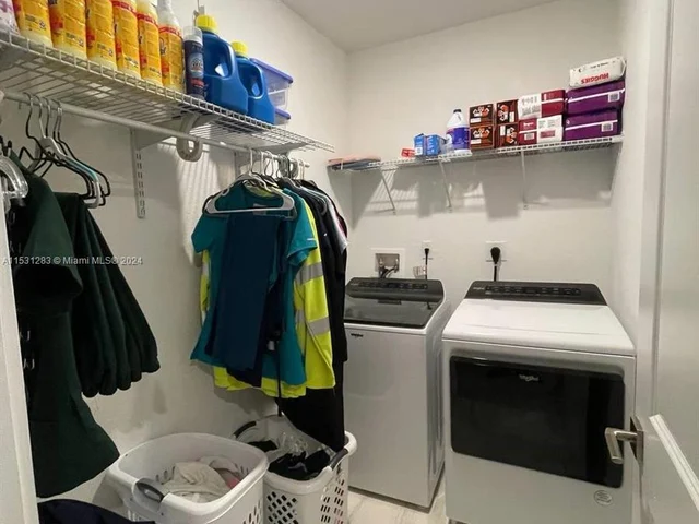 838 SE 17th St, Homestead FL 33034