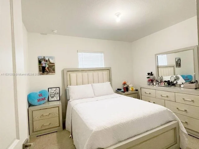 838 SE 17th St, Homestead FL 33034