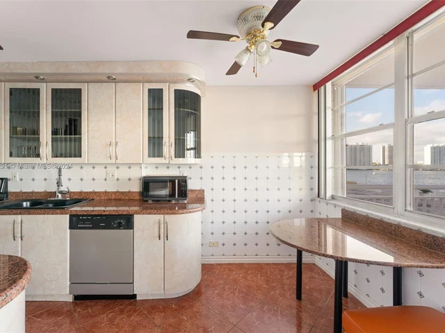 251 174th St # 319, Sunny Isles Beach FL 33160