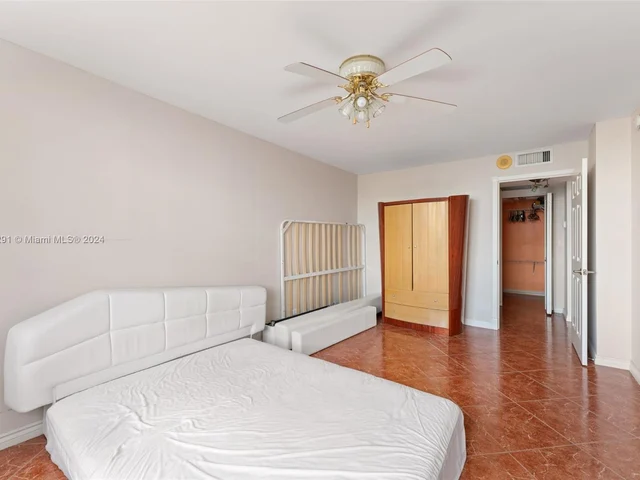 251 174th St # 319, Sunny Isles Beach FL 33160